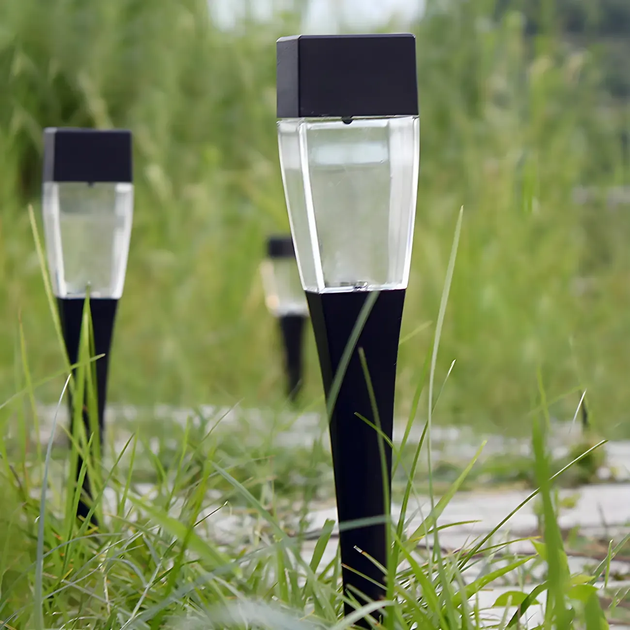 Contemporary Solar Tapered Spike Landscape Lighting Image - 3