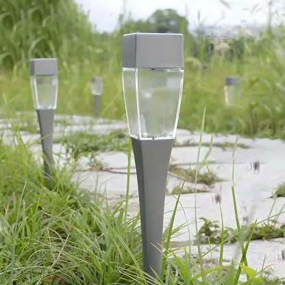 Contemporary Solar Tapered Spike Landscape Lighting Image - 4