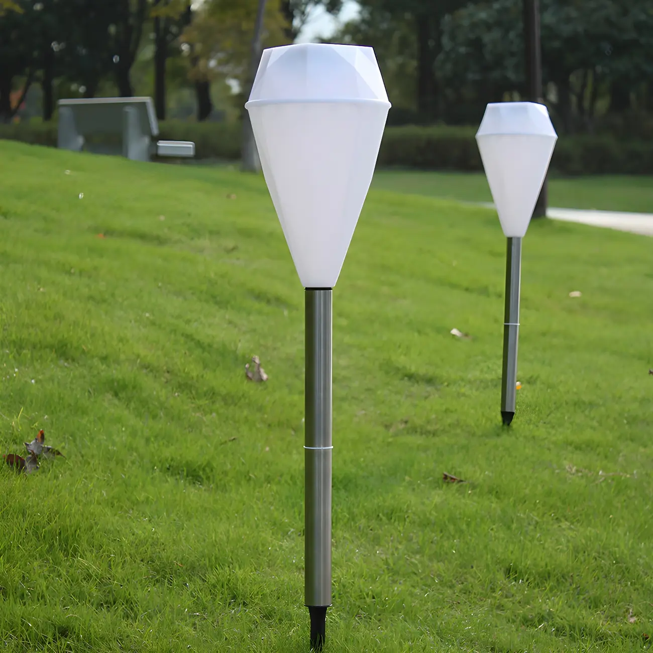 Elegant Solar White Diamond LED Pathway Lights for Gardens Image - 3 | homeyfad