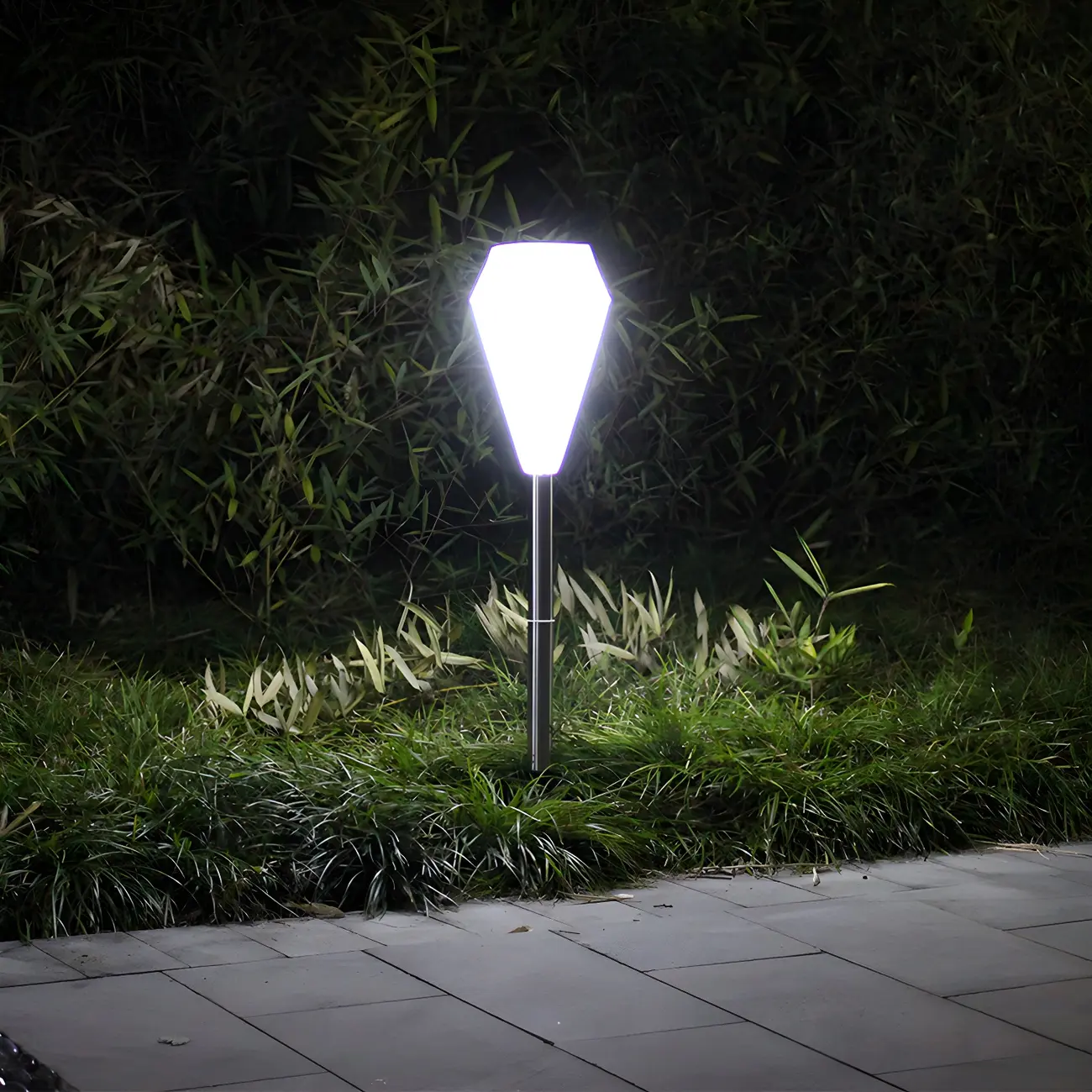 Elegant Solar White Diamond LED Pathway Lights for Gardens Image - 6 | homeyfad