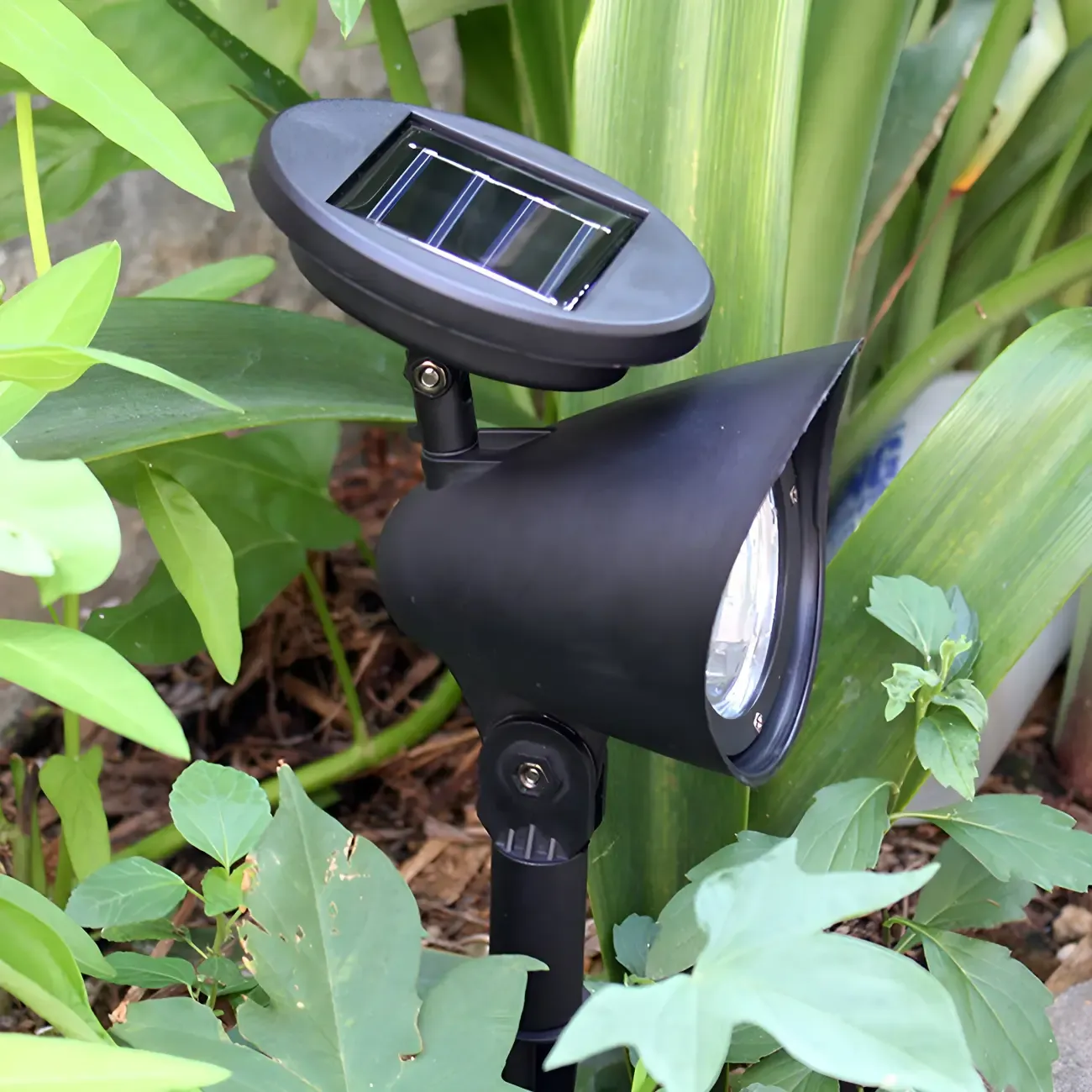 Modern Black Metal Solar Adjustable LED Landscape Lighting Image - 2