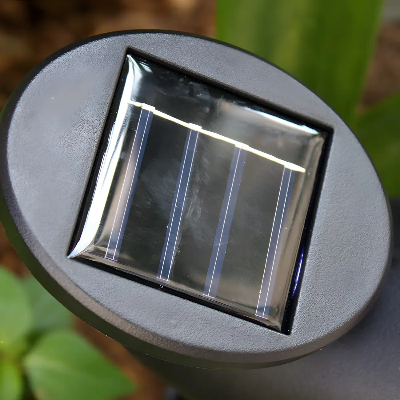 Modern Black Metal Solar Adjustable LED Landscape Lighting Image - 3