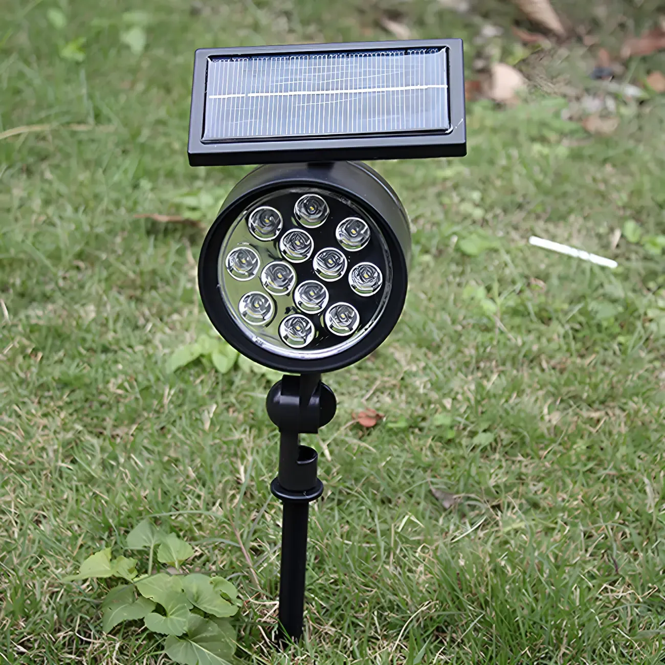 Modern Stake Solar Outdoor Landscape Lighting Image - 4