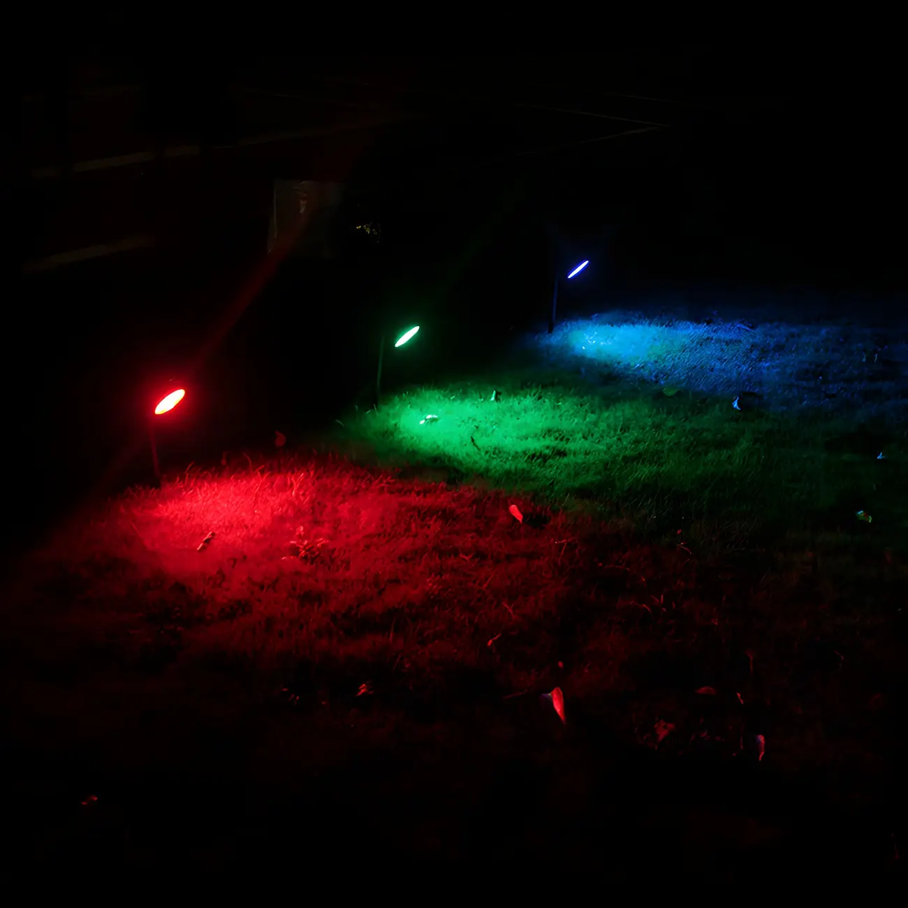 Simple Solar Stake Adjustable Landscape Lighting Image - 4 | homeyfad