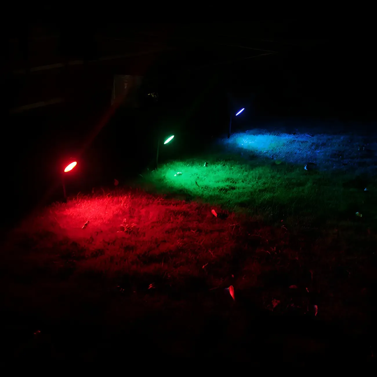 Simple Solar Stake Adjustable Landscape Lighting Image - 4