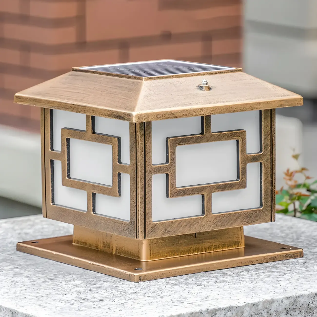 Oriental Classic Bronze Metal Solar Outdoor Post Lights Image - 2