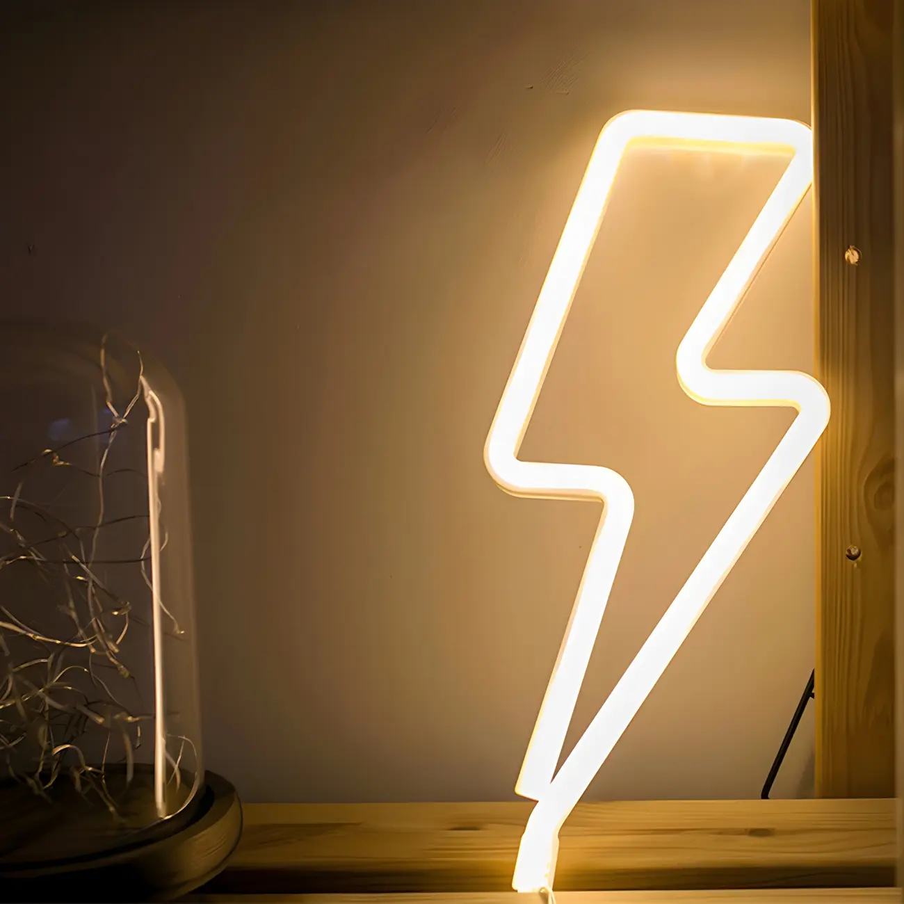 LED 1-Light Warm Battery USB Night Light Image - 2 | homeyfad