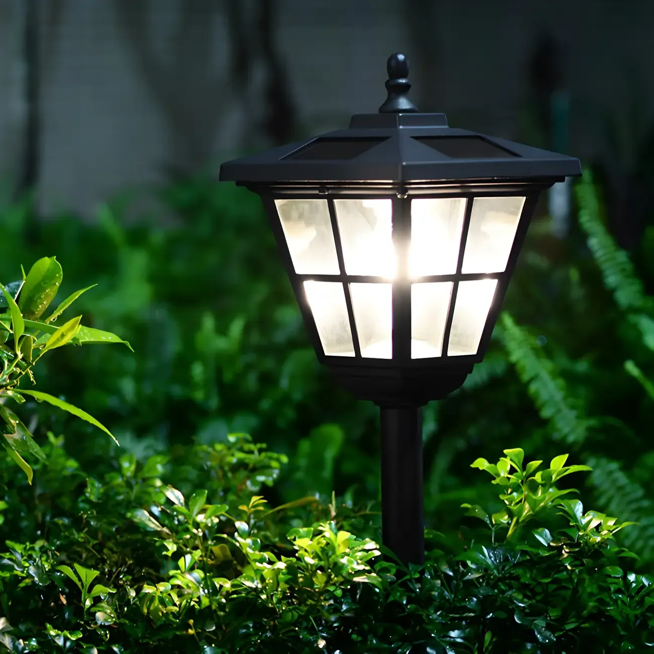 Classic Trapezoid Pane Solar Landscape Lighting Image - 2