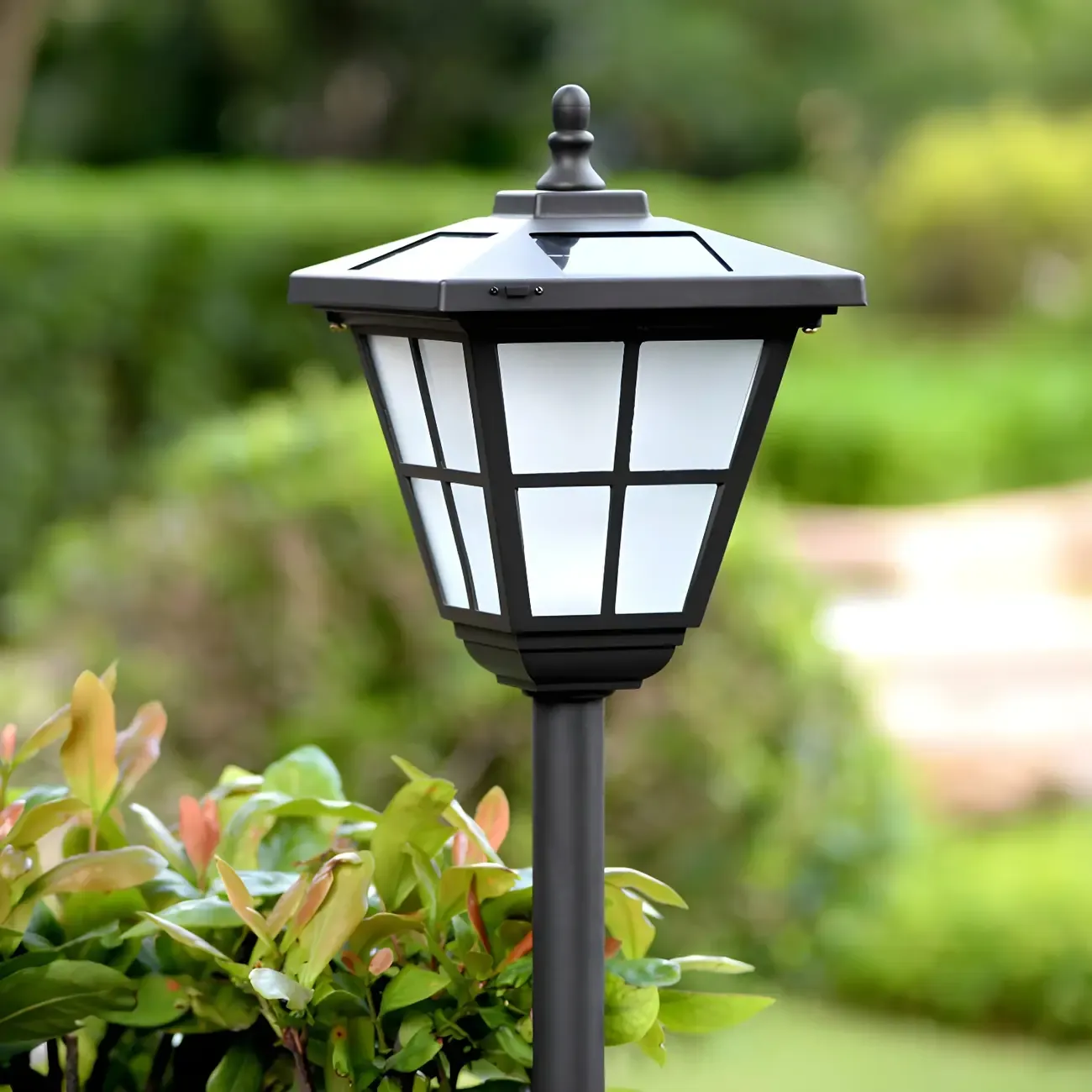 Classic Trapezoid Pane Solar Landscape Lighting Image - 3