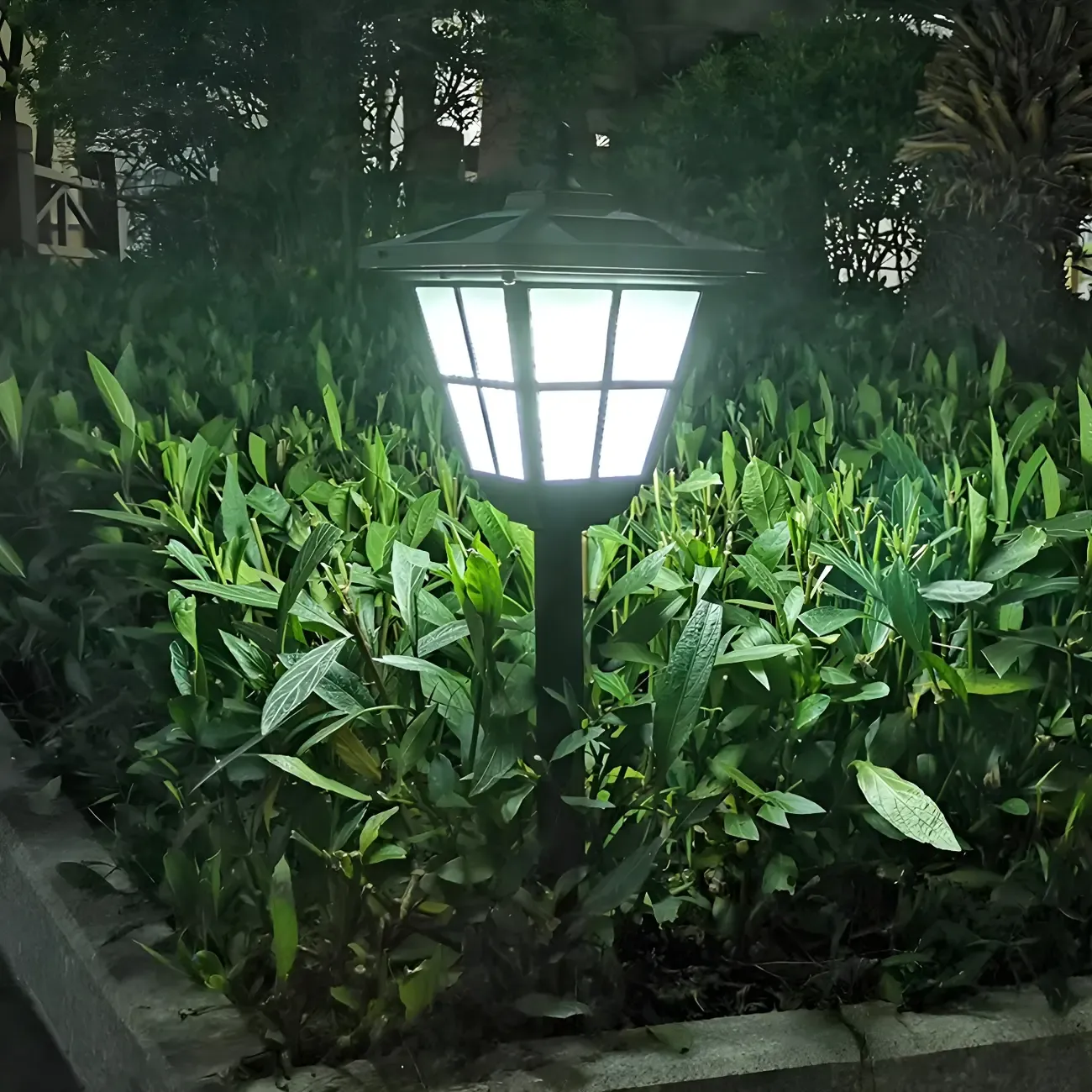 Classic Trapezoid Pane Solar Landscape Lighting Image - 4