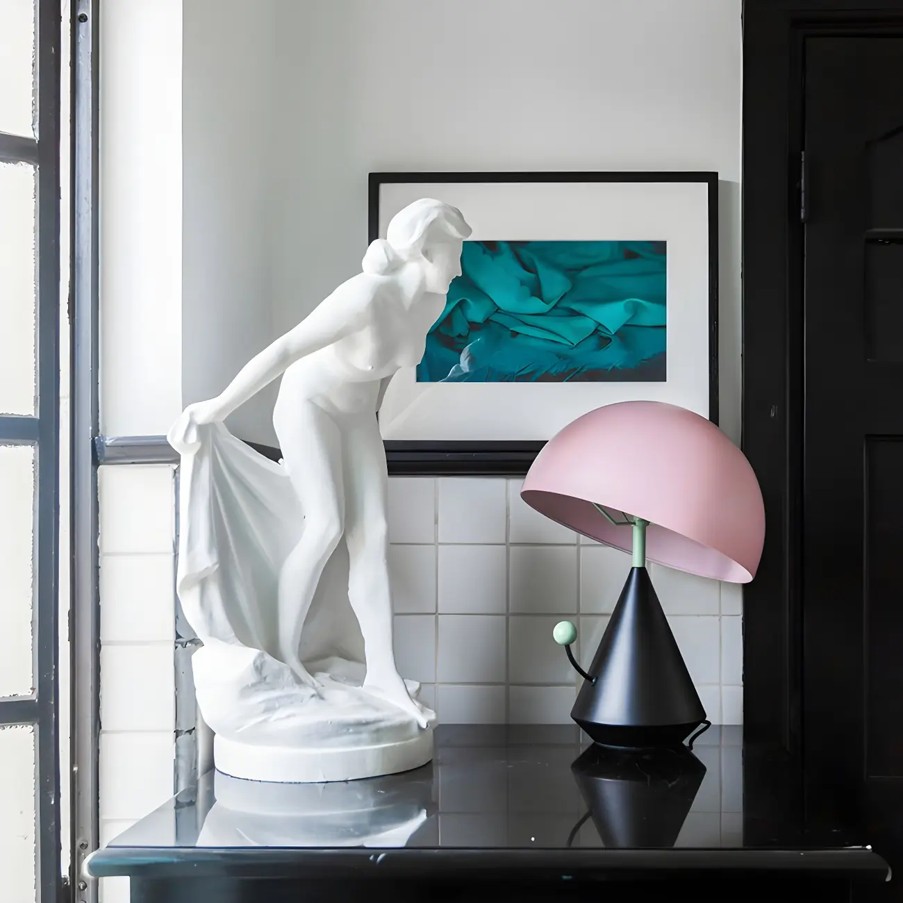 Art Deco Mushroom-Shape Metal LED Table Lamp Image - 5 | homeyfad