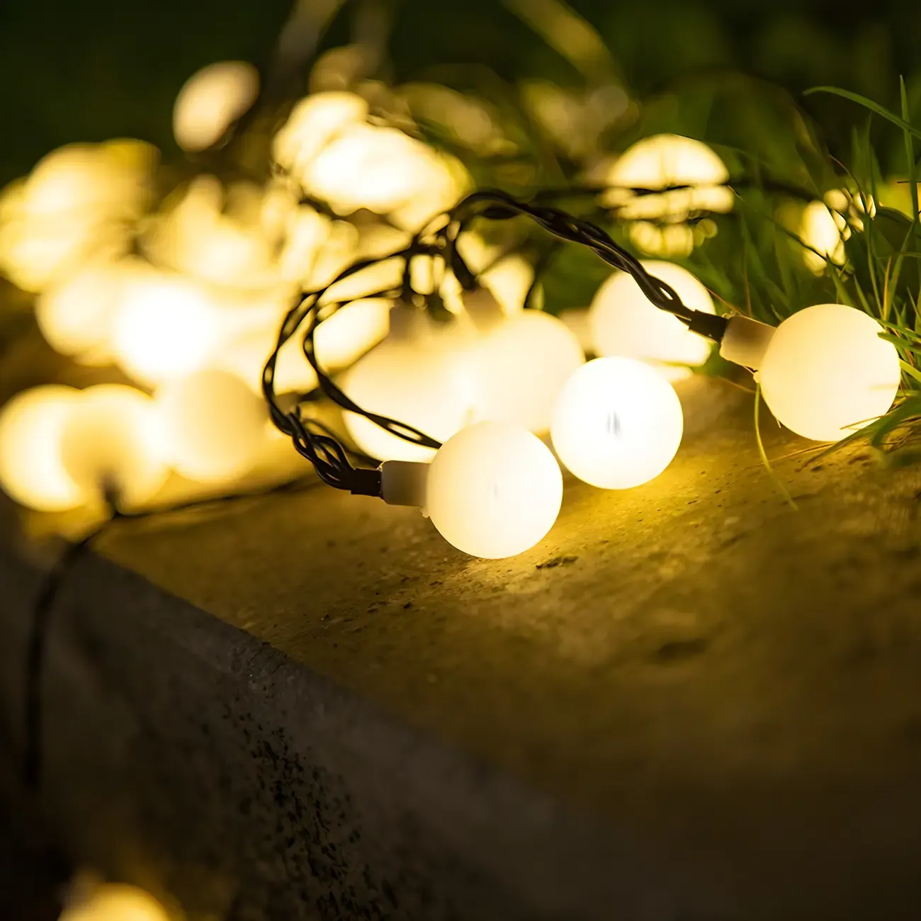 Colorful Globe Solar Decorative LED String Light Image - 3