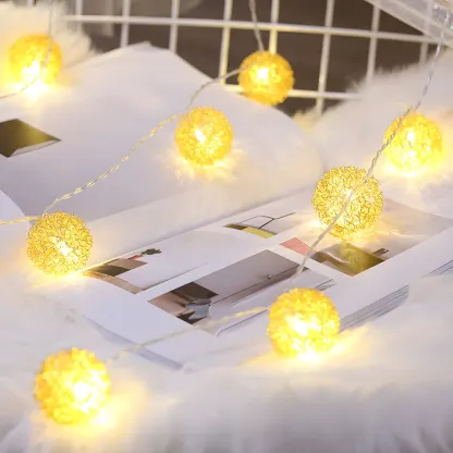 Cozy Spherical LED Warm White String Light Image - 5