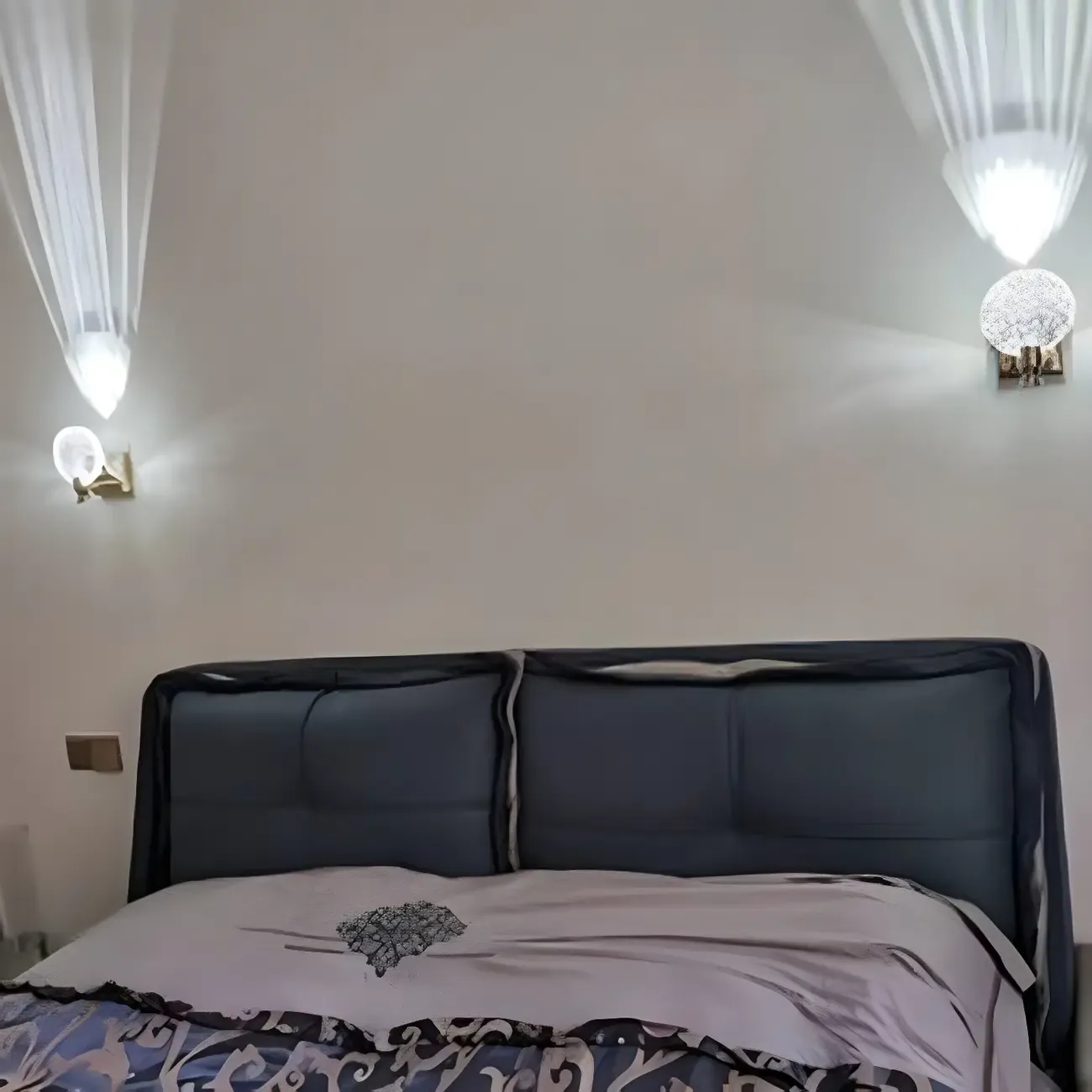 Glam Metal Vanity Sconce Light with Crystal Shade for Bathroom Image - 6