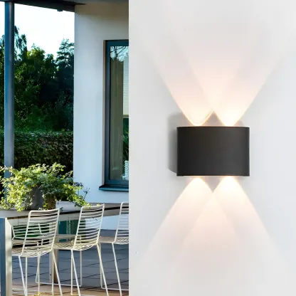 Modern Black Aluminium LED Wall Light for Outdoor Use Image - 4