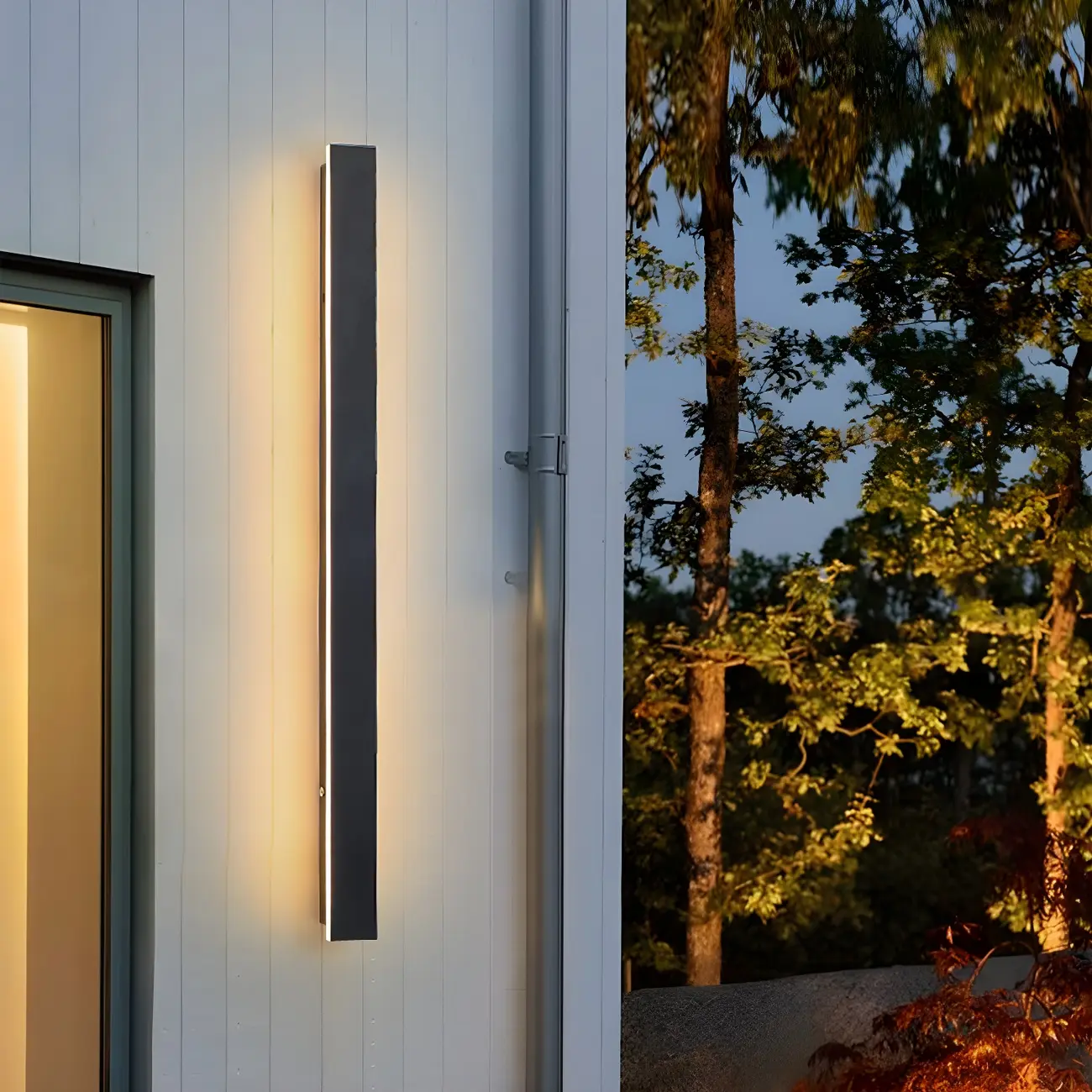 Modern Metal Black Linear LED Outdoor Wall Light | homeyfad
