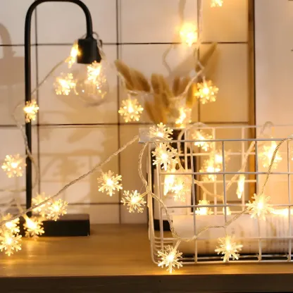Battery Snowflake LED Warm White String Light Image - 3