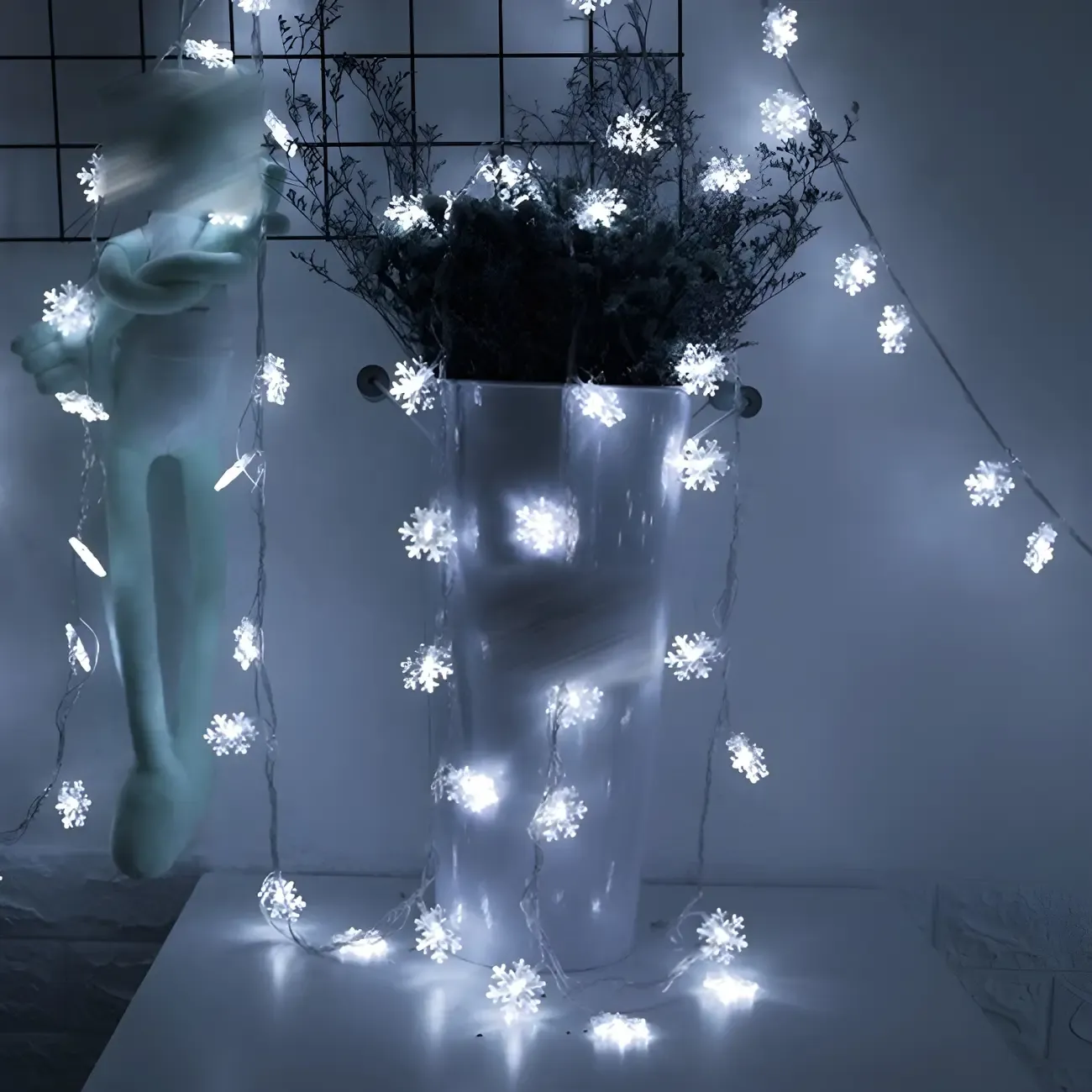 Decorative Snowflake Battery LED String Light Image - 6