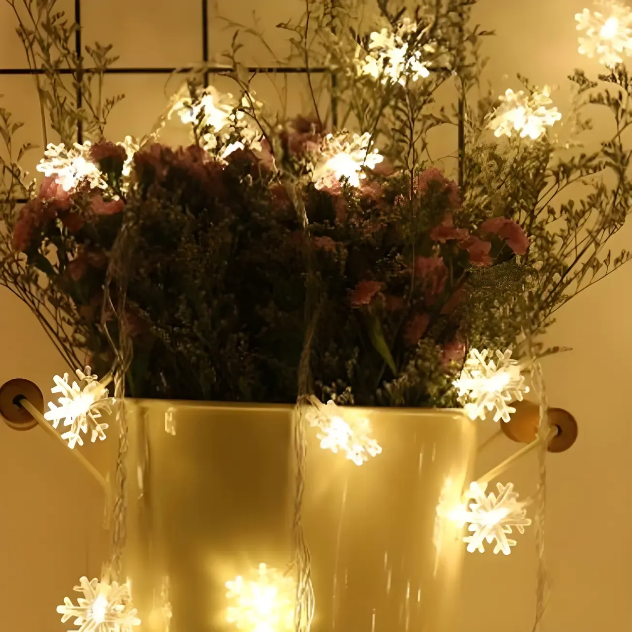 Decorative Snowflake Battery LED String Light Image - 2