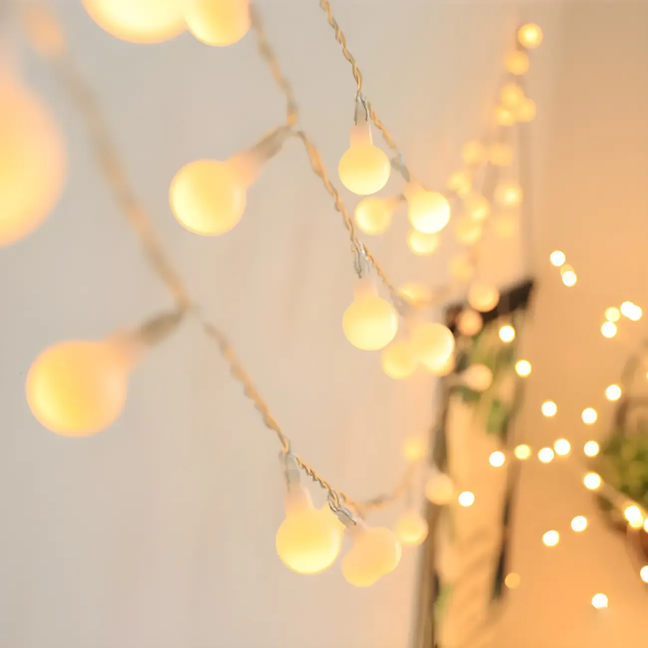Colorful Globe LED Waterproof USB String Light Image - 8