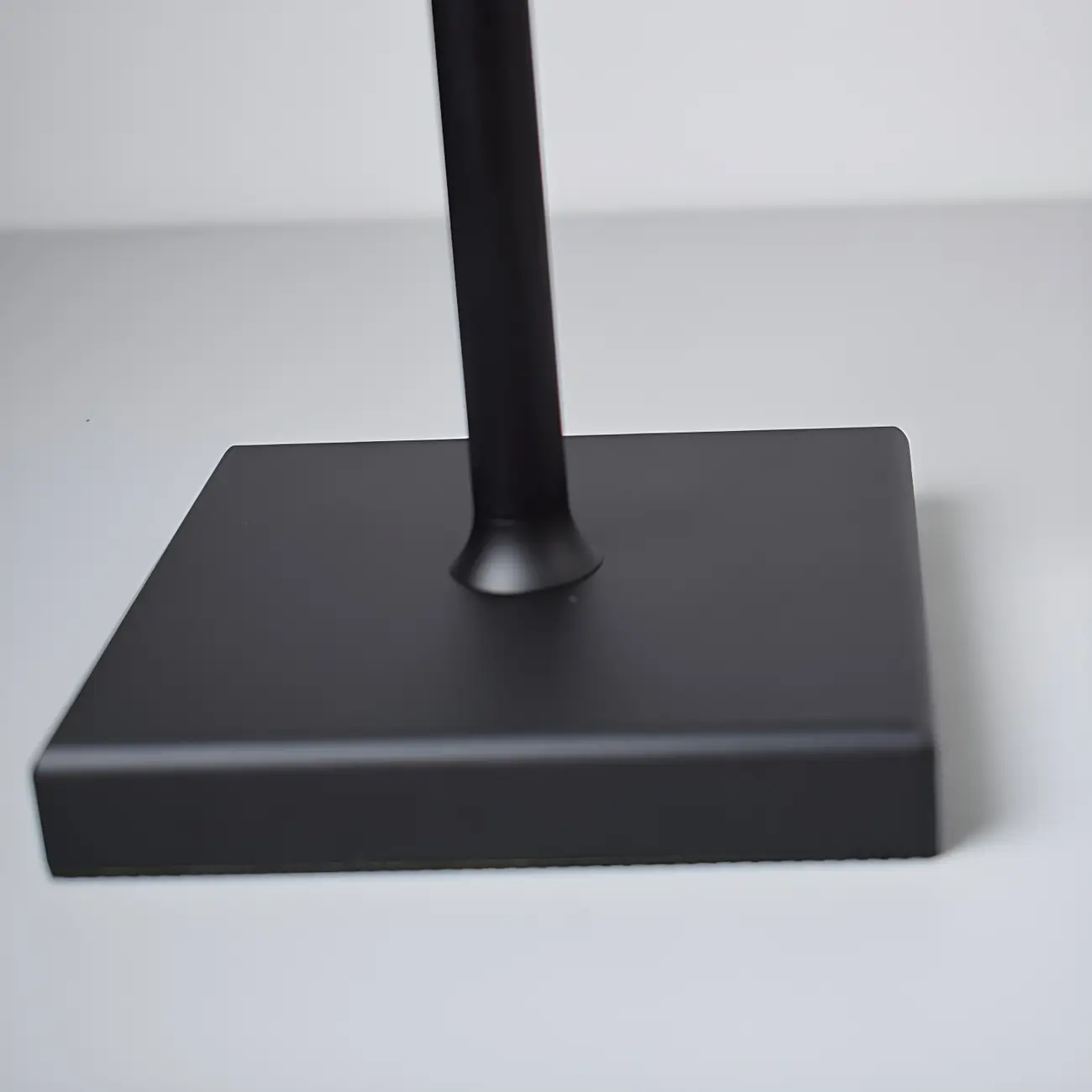 Minimalist LED Metal Drum Shade Gold Cordless Table Lamp Image - 10 | homeyfad