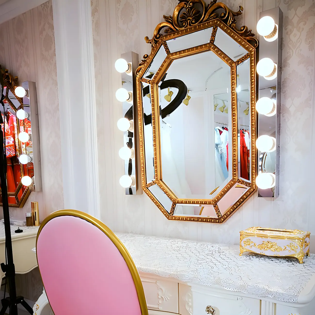 Contemporary Globe Vanity Light Multi Bulb Bathroom Fixture Image - 3 | homeyfad