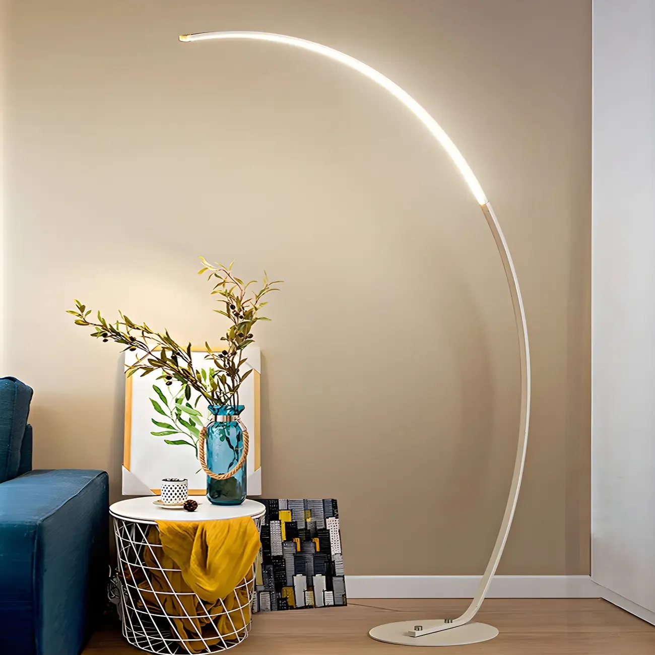 Stylish Silica Gel Metal Linear Arc LED Floor Lamp Image - 3