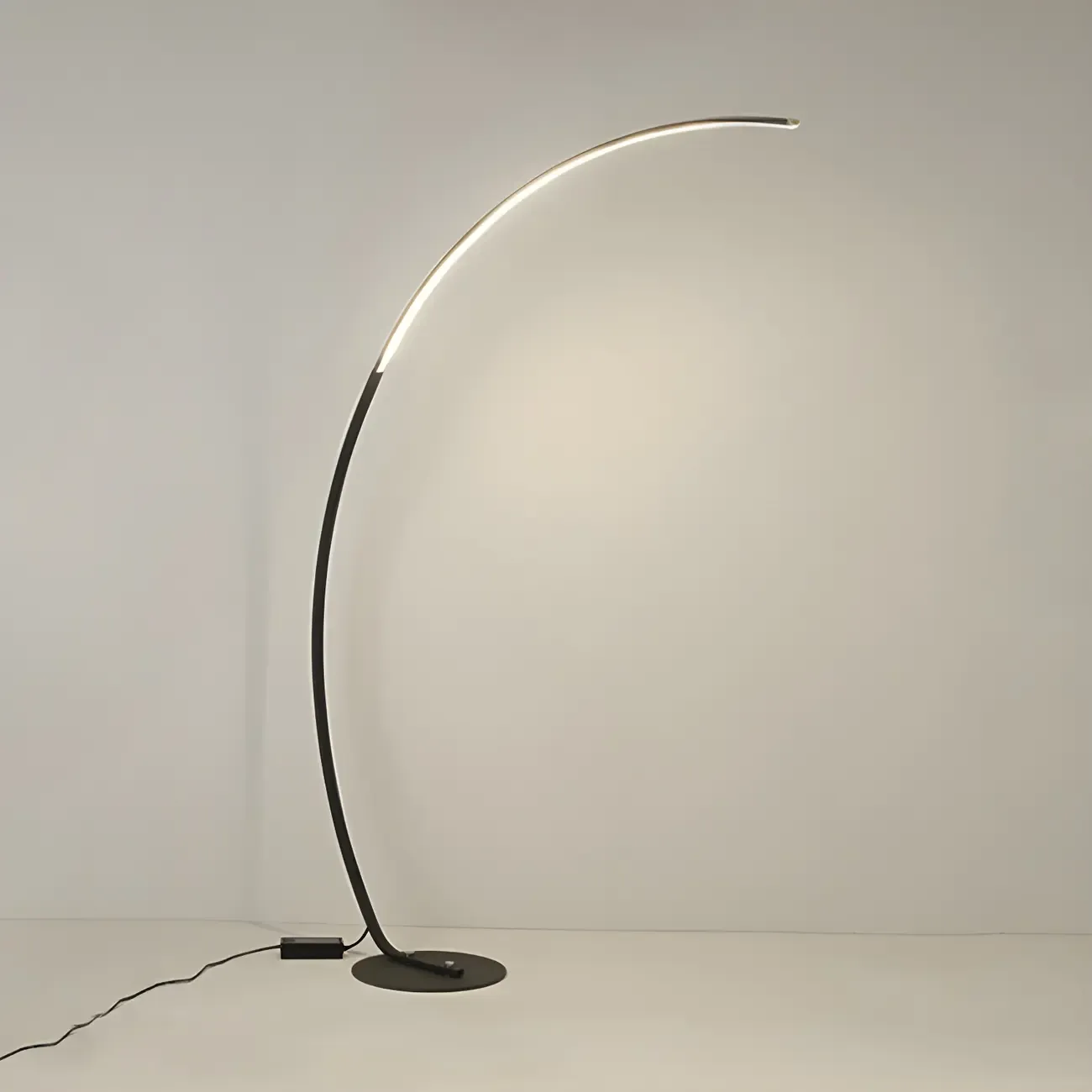 Stylish Silica Gel Metal Linear Arc LED Floor Lamp Image - 10