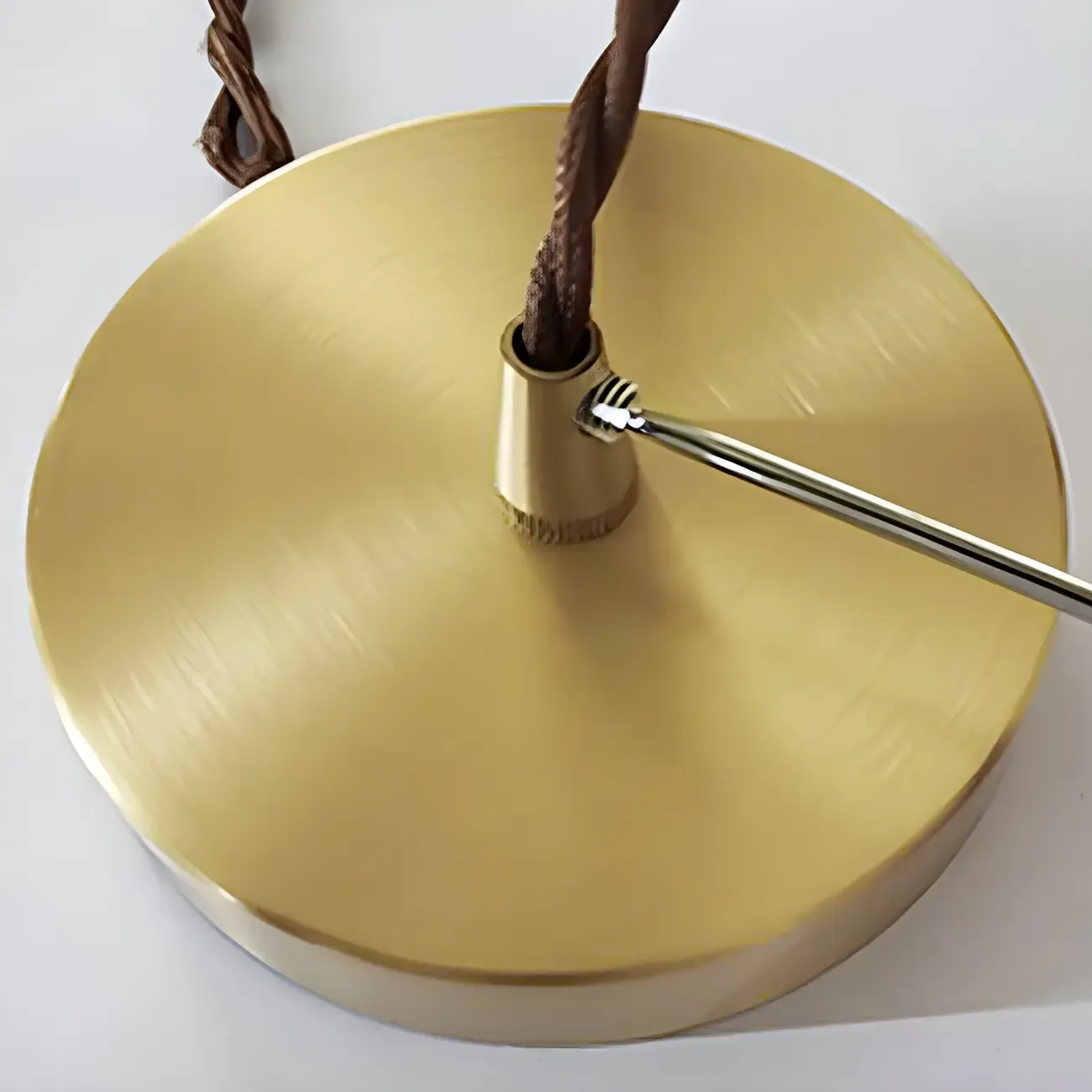 Art Deco Vintage Flower Glass Brass Hanging Pendant Light Image - 7