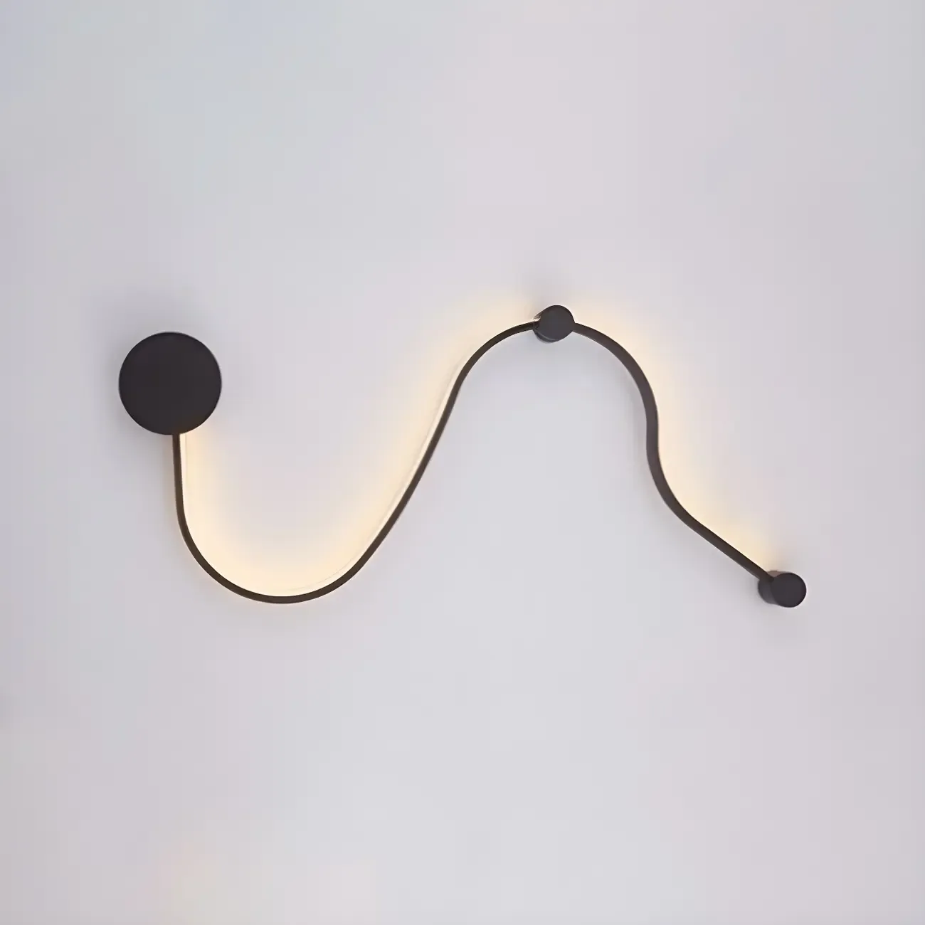 Unique Black Linear Flowing LED Wall Sconce for Living Room