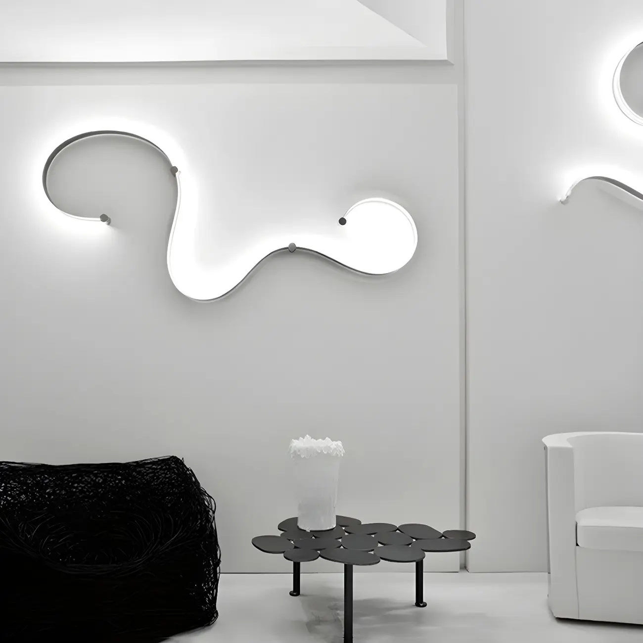 Unique Black Linear Flowing LED Wall Sconce for Living Room | homeyfad