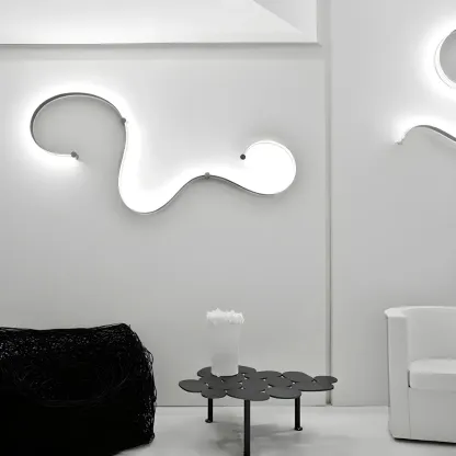 Unique Black Linear Flowing LED Wall Sconce for Living Room