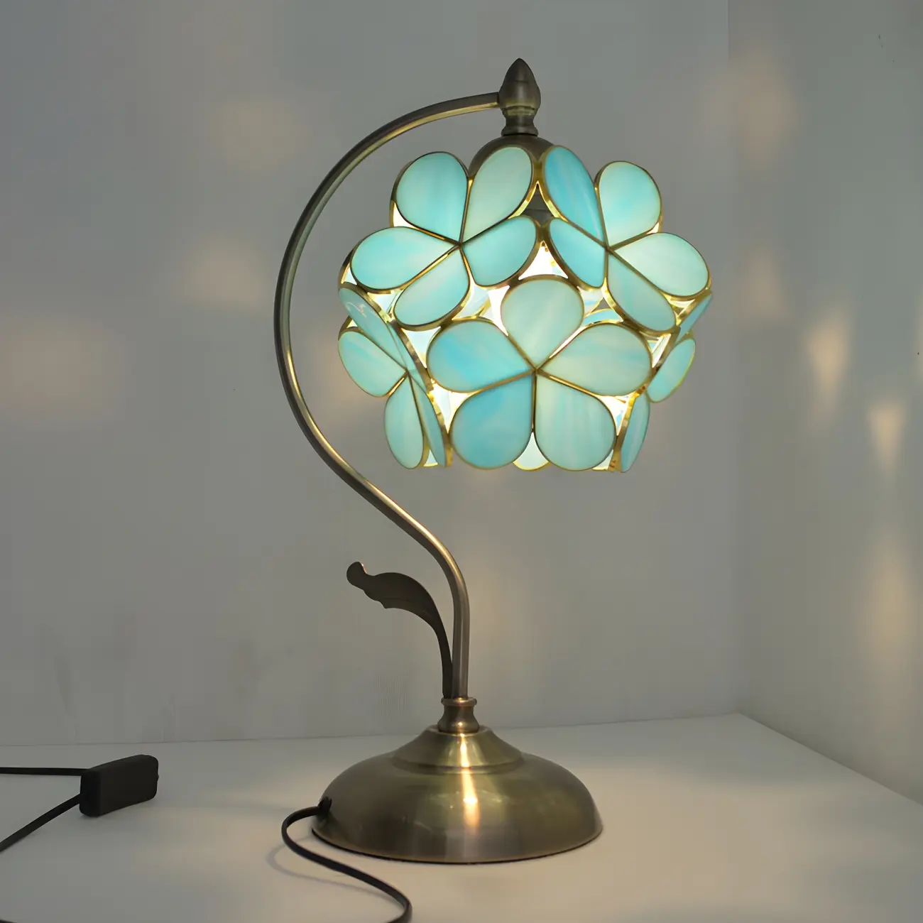 Vintage Stained Glass Flower Petal Table Lamp  Image - 3 | homeyfad