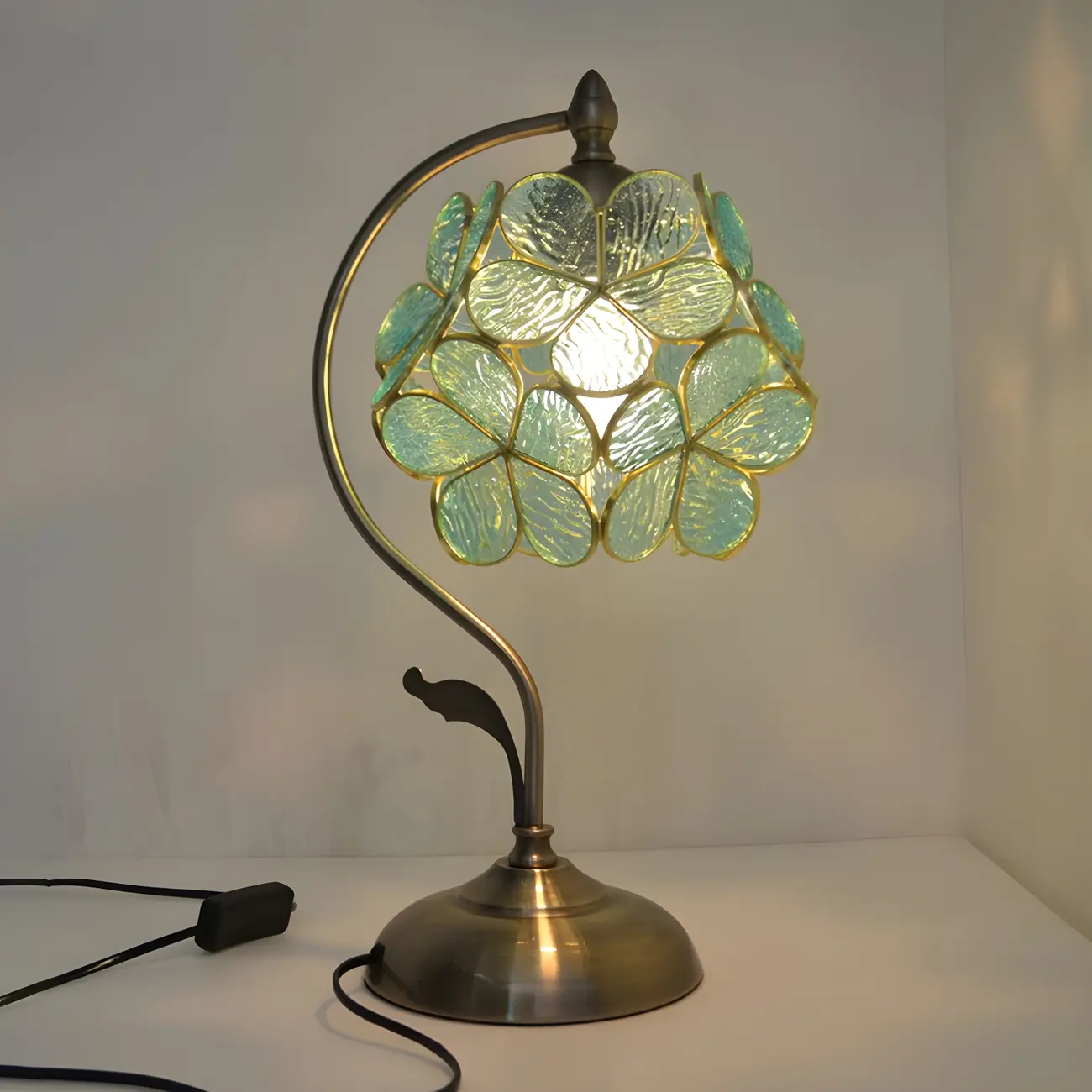 Vintage Stained Glass Flower Petal Table Lamp  Image - 5 | homeyfad