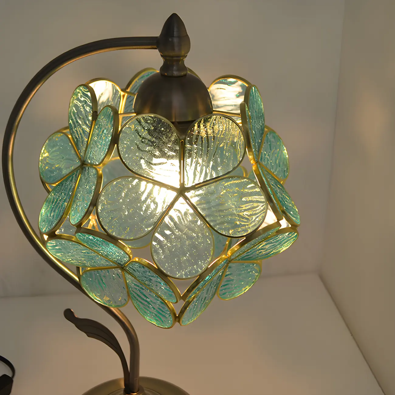 Vintage Stained Glass Flower Petal Table Lamp  Image - 6 | homeyfad