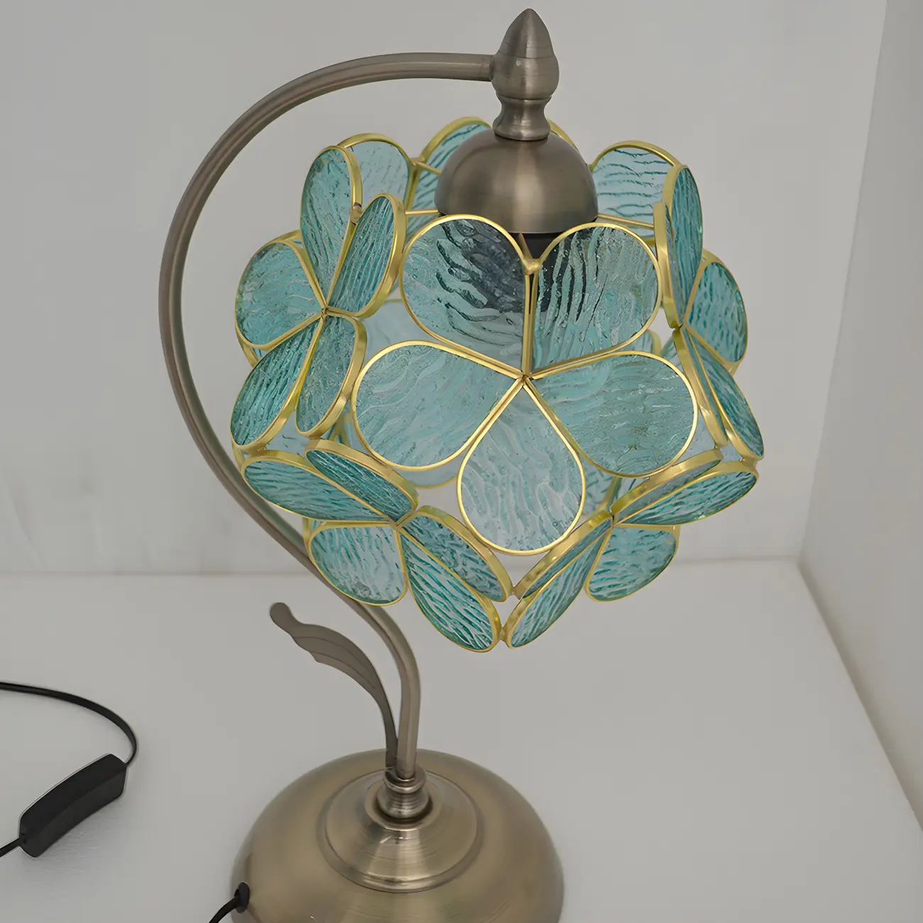 Vintage Stained Glass Flower Petal Table Lamp  Image - 12 | homeyfad