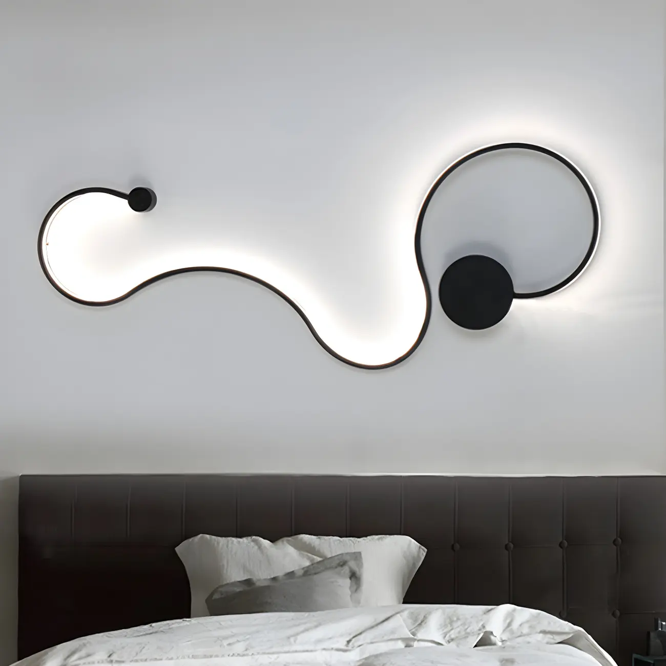 Modern Linear Abstract LED Wall Sconce for Residential Use | homeyfad