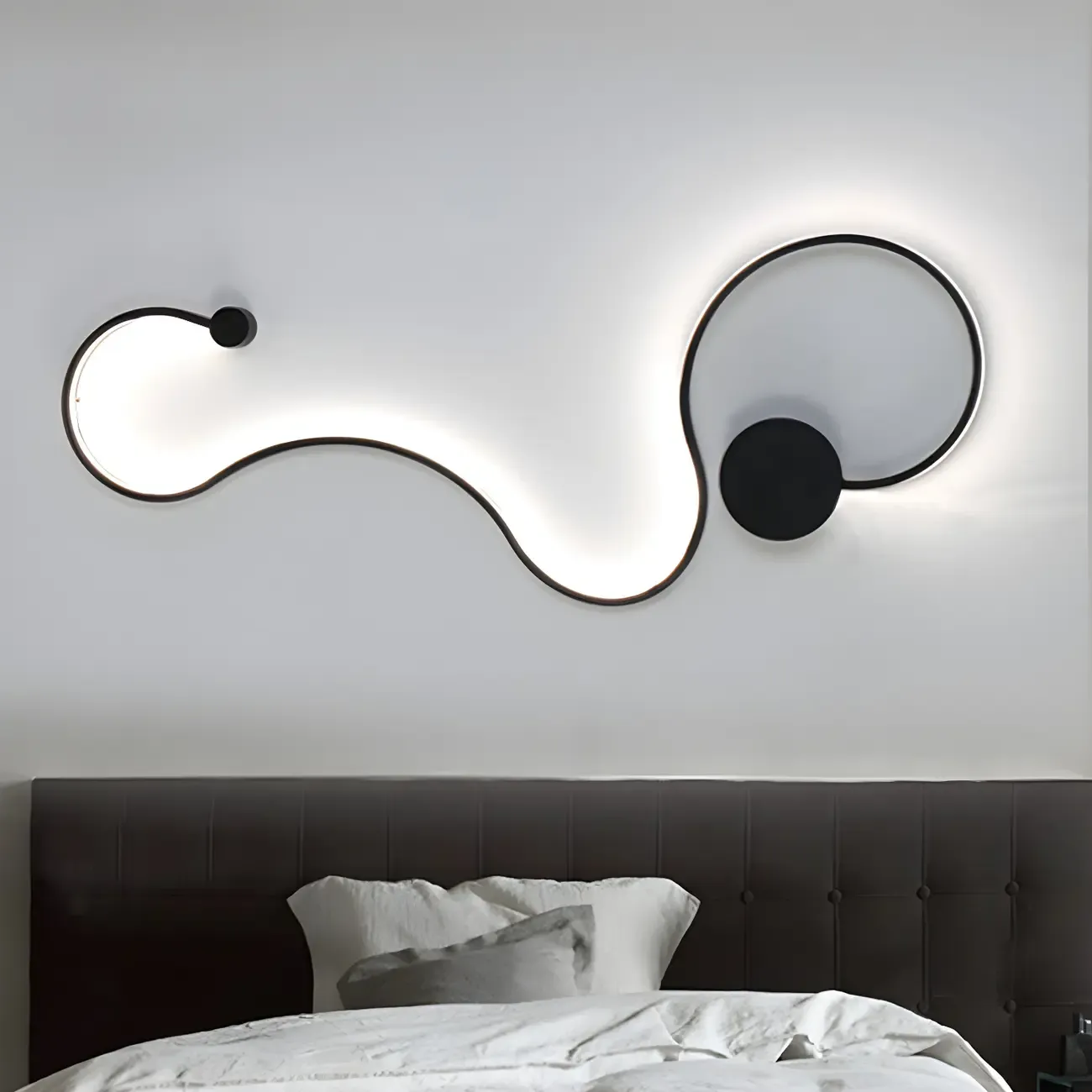 Modern Linear Abstract LED Wall Sconce for Residential Use