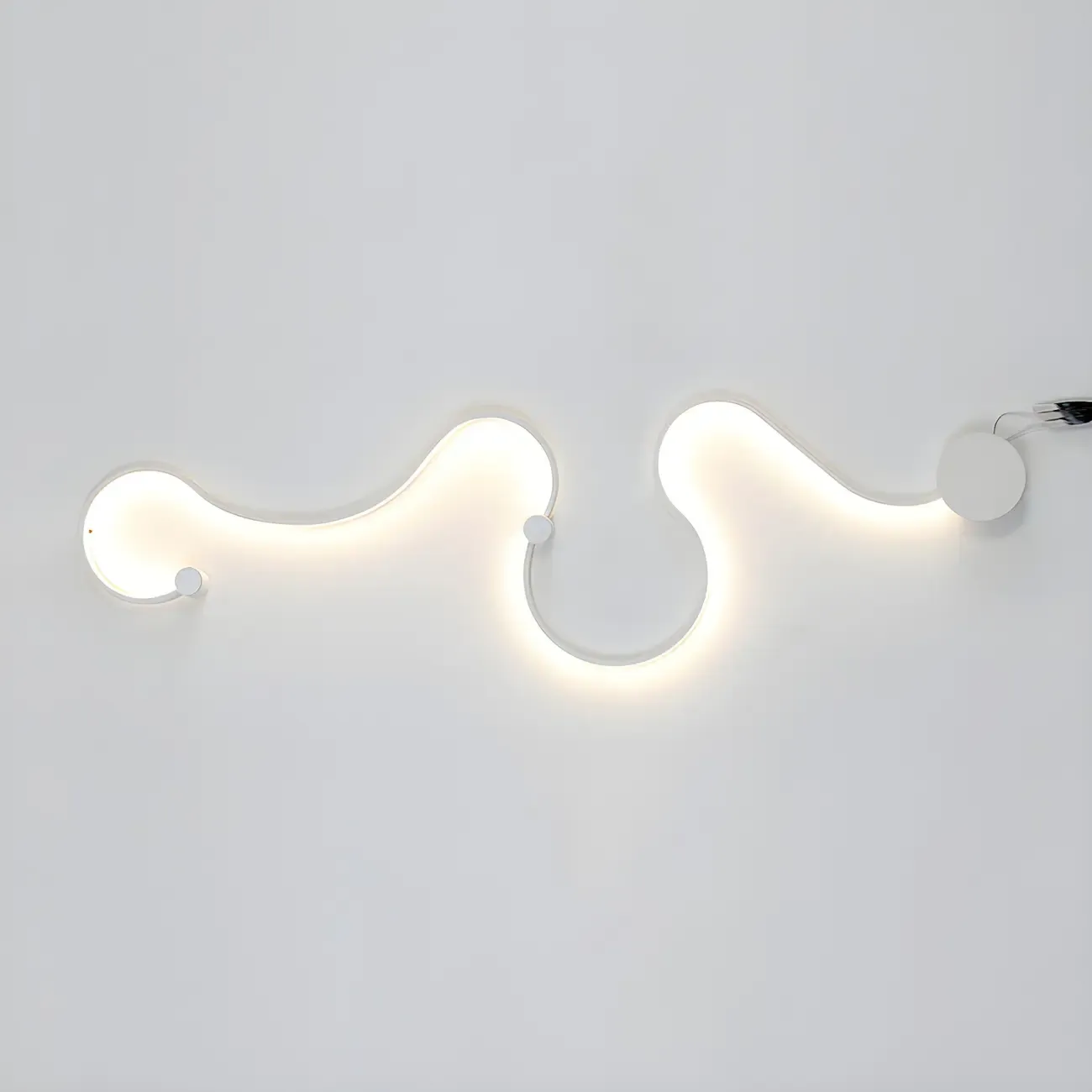 Modern Linear Abstract LED Wall Sconce for Residential Use