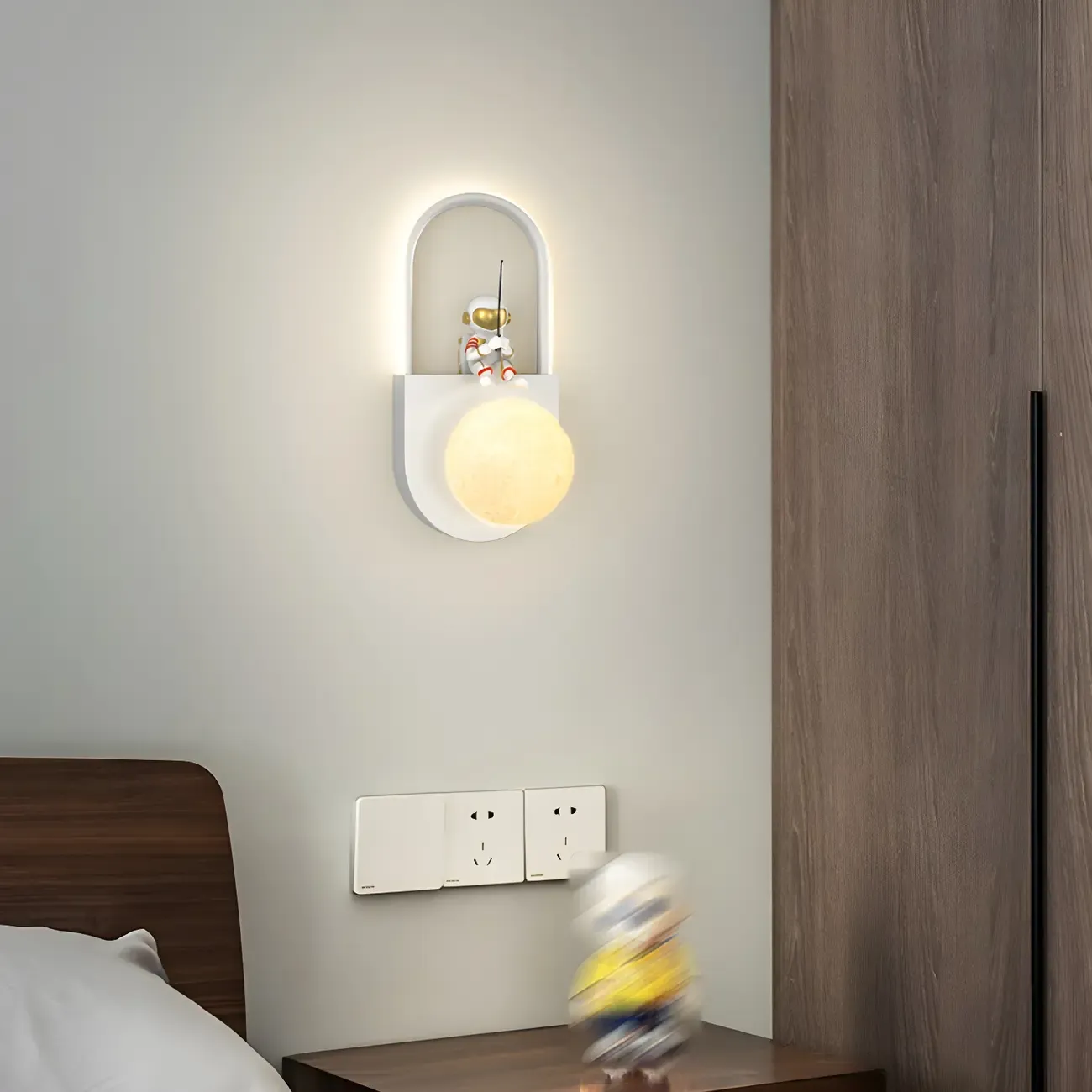 Mini Dimmable Circular LED Wall Sconce for Kids Bedroom 