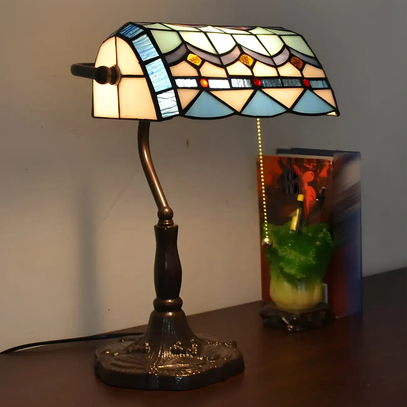 Retro Stained Glass LED Banker Table Lamp in Pull Chain Image - 1