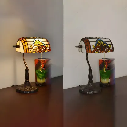 Retro Stained Glass LED Banker Table Lamp in Pull Chain Image - 2
