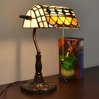 Retro Stained Glass LED Banker Table Lamp in Pull Chain Image - 4