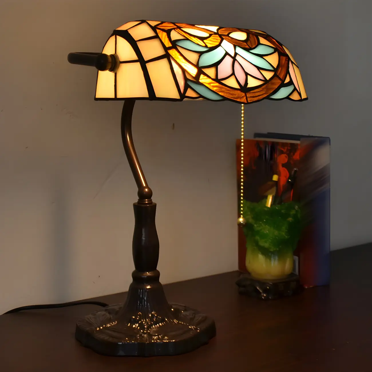 Retro Stained Glass LED Banker Table Lamp in Pull Chain Image - 12 | homeyfad