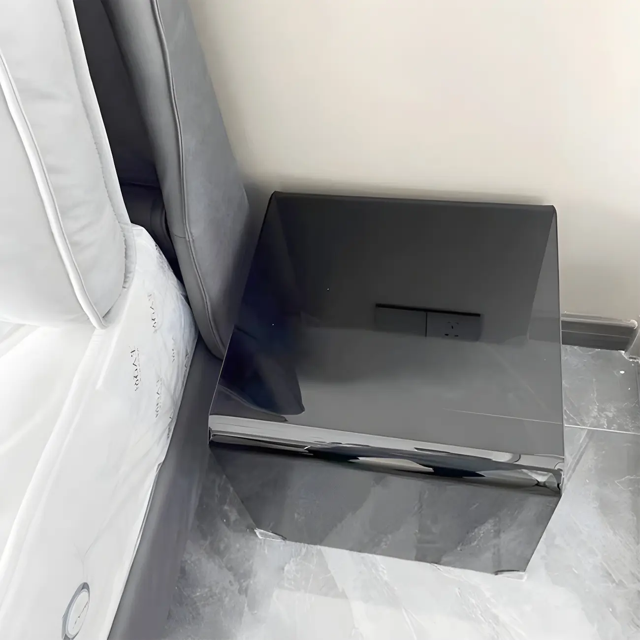 Stylish Clear Glass Nightstand with Open Shelf  Image - 23 | homeyfad