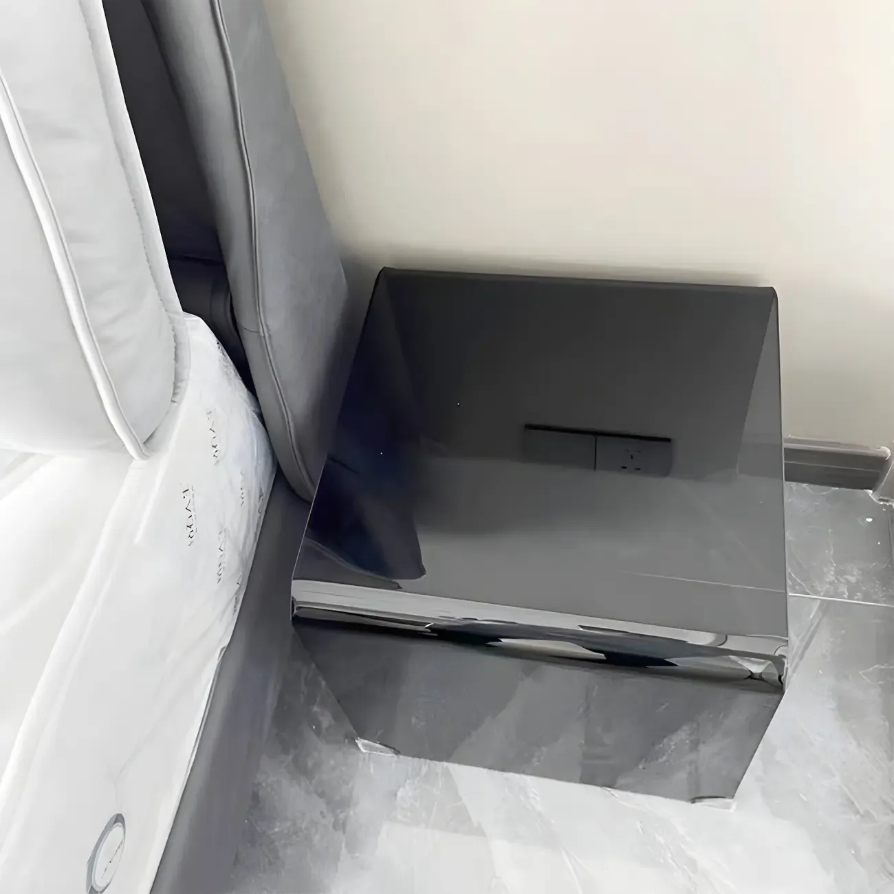 Stylish Clear Glass Nightstand with Open Shelf  Image - 23