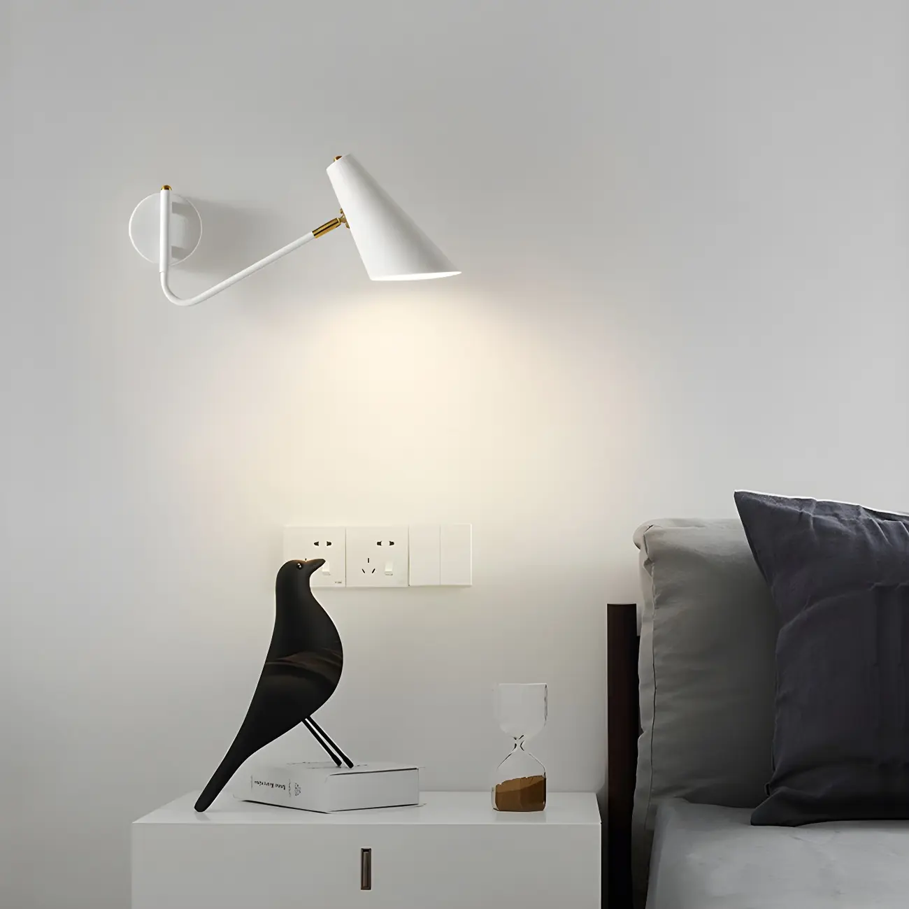 Modern Metal Simple Swing Arm Wall Light Image - 1 | homeyfad