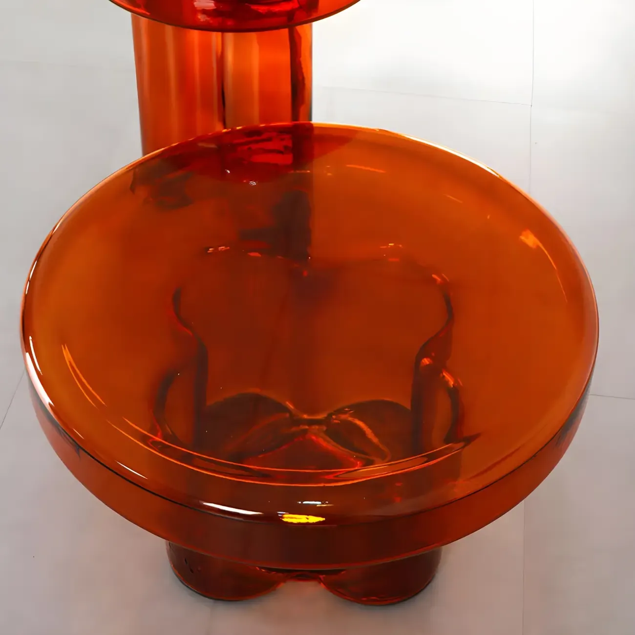 Simple Modern Round Clear Glass Coffee Table Image - 17