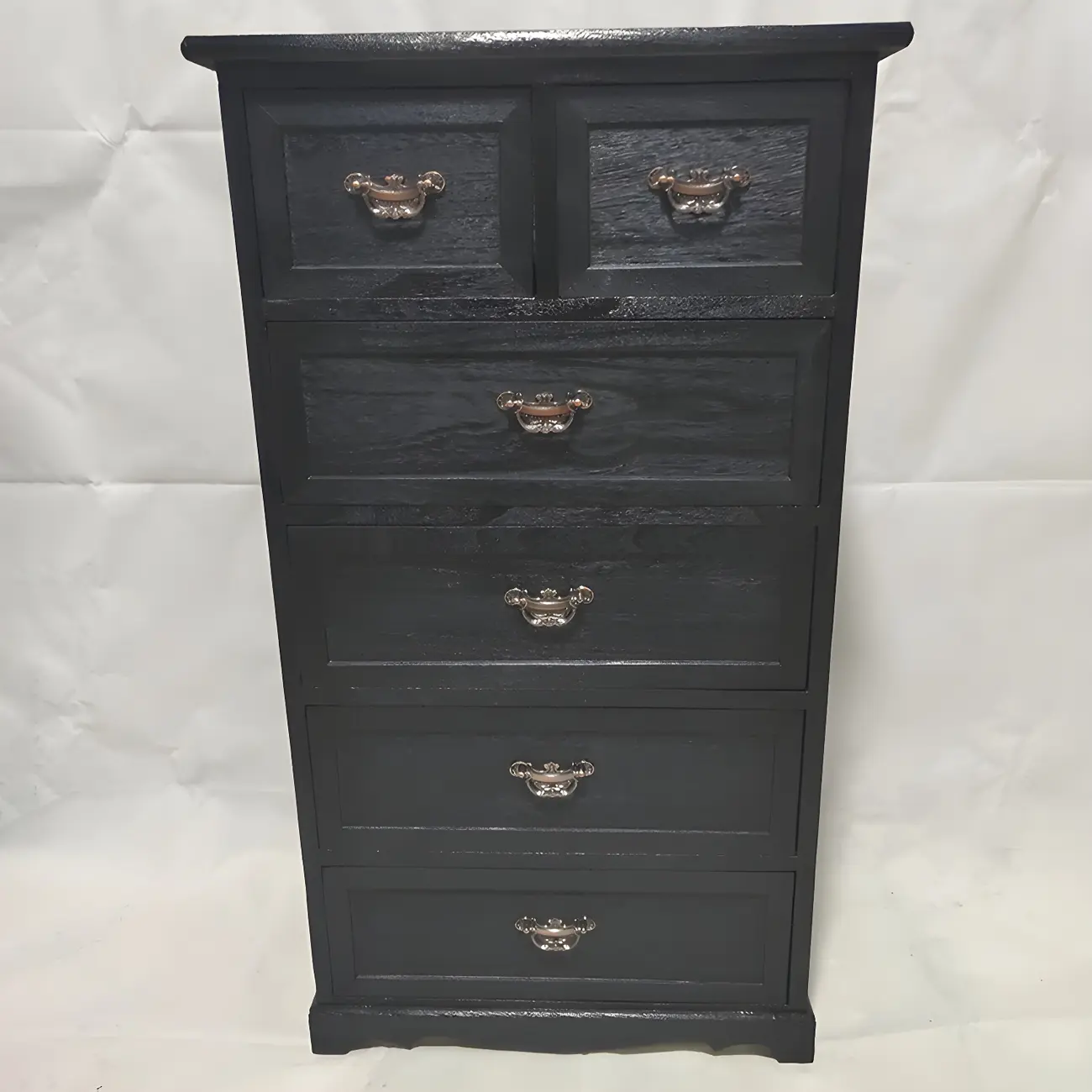 Traditional Wooden Dressers & Chests with Drawers for Bedroom Image - 2 | homeyfad