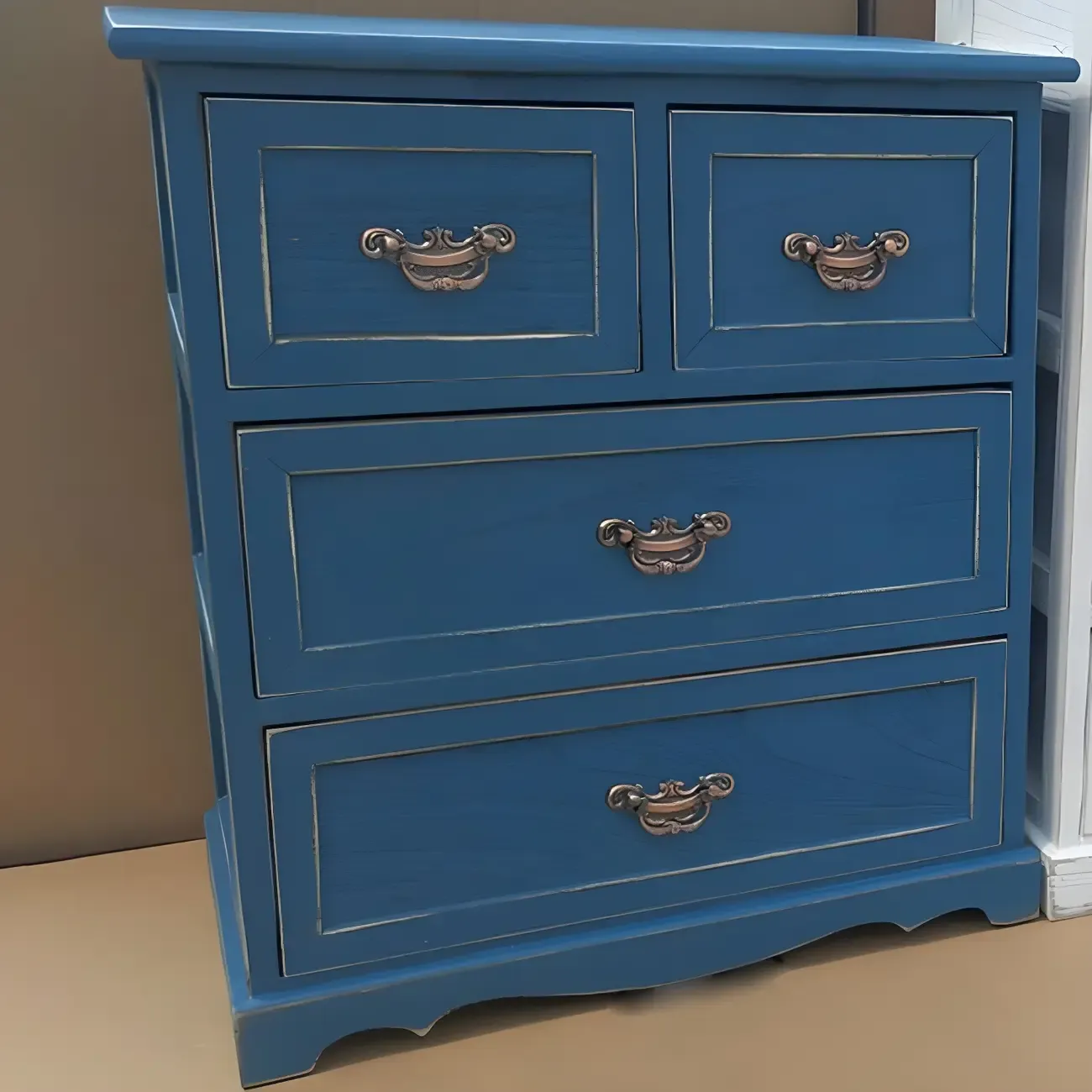 Traditional Wooden Dressers & Chests with Drawers for Bedroom Image - 11